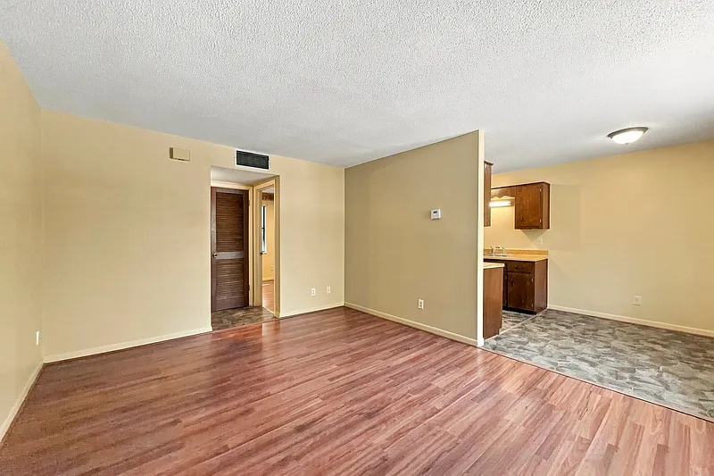 1 bed, 1.0 bath, $825 — Photo 3