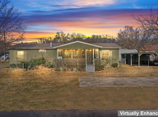 89 Park Ln, Gainesville, TX 76240