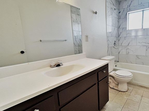3rd image of 1830 Oregon St APT B