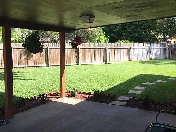 3rd image of 1626 River Oaks Dr