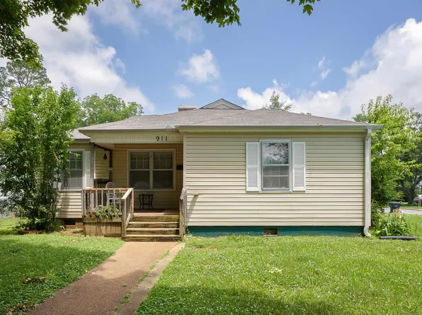 911 E 1st St, Tuscumbia, AL 35674