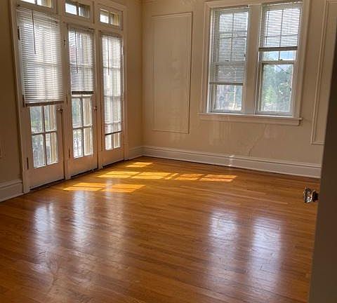 4th image of 1024 Art Hill Pl APT 1W