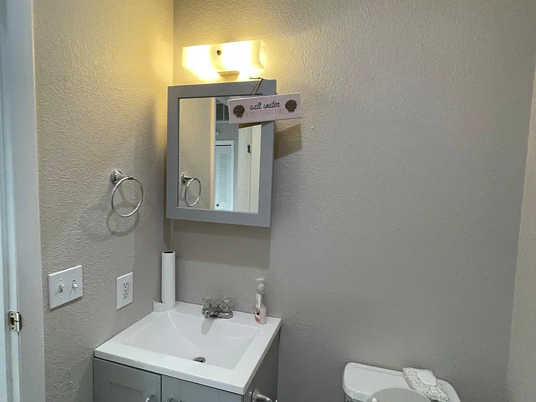 329 Apache Pl — Photo 4