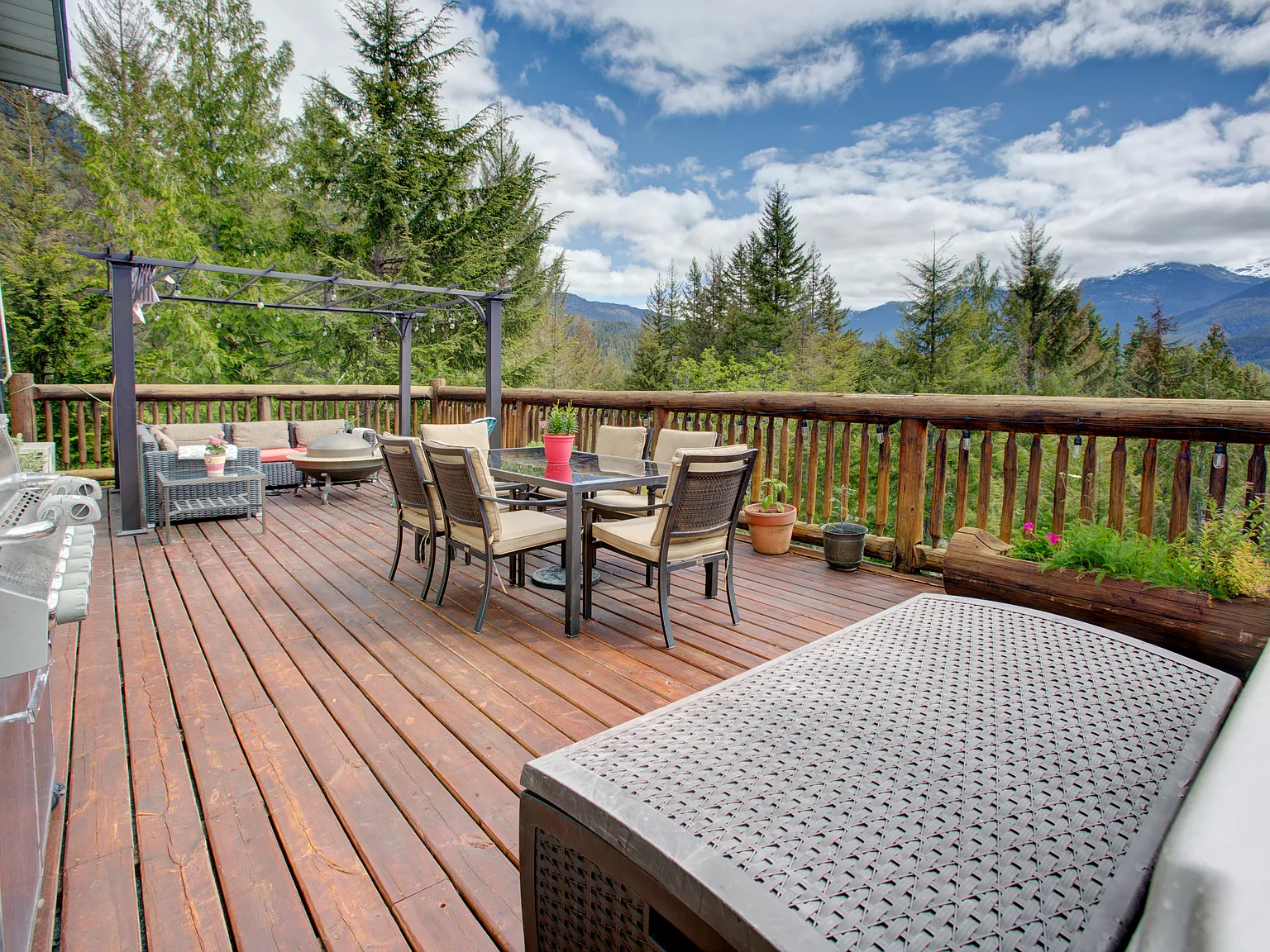 4 bed, 2.5 bath, 3000 sqft, $12,000 — Photo 4