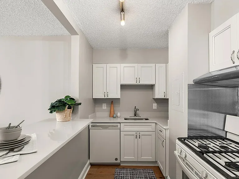 1245 13th St NW #614 — Photo 12