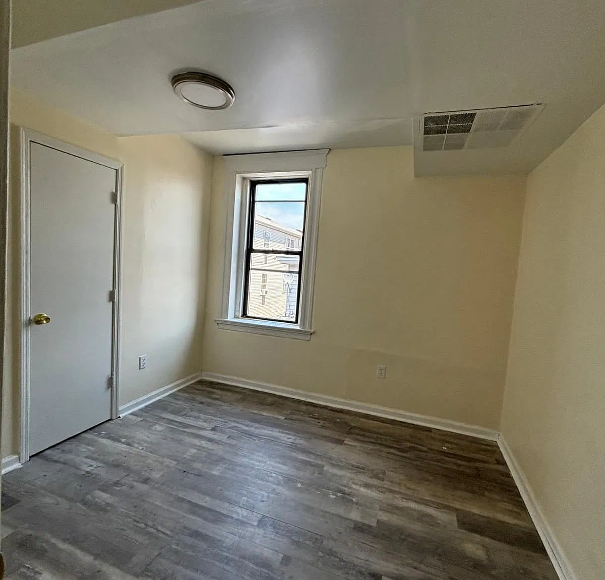 4 bed, $2,450 — Photo 3