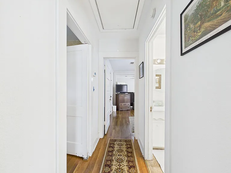 206 N Edison St — Photo 17