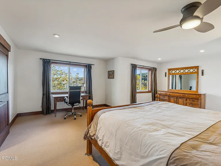 7240 Buckboard Dr — Photo 31