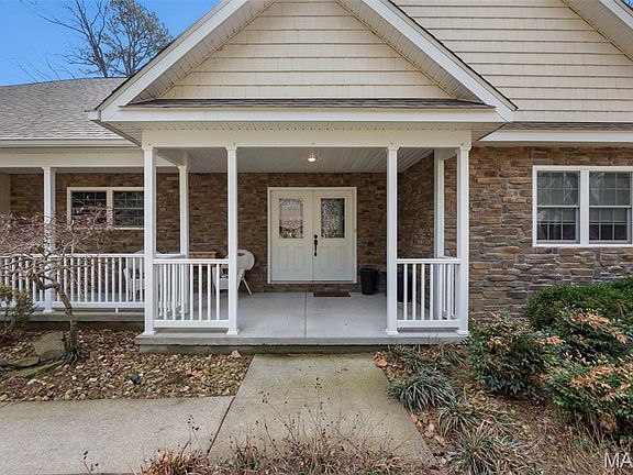 2nd image of 102 Woodland Trl
