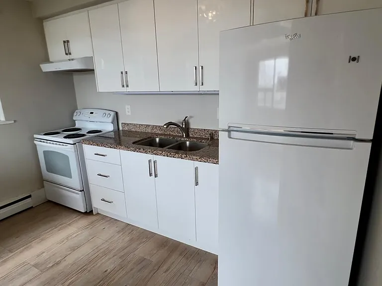 1095 Lakeshore Rd E #2 — Photo 9