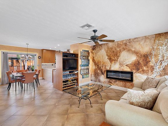 3rd image of 3241 NE 9TH Terrace