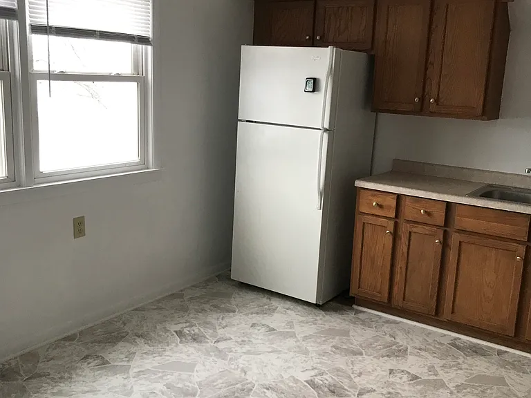 523 E Armour Ave #A — Photo 3