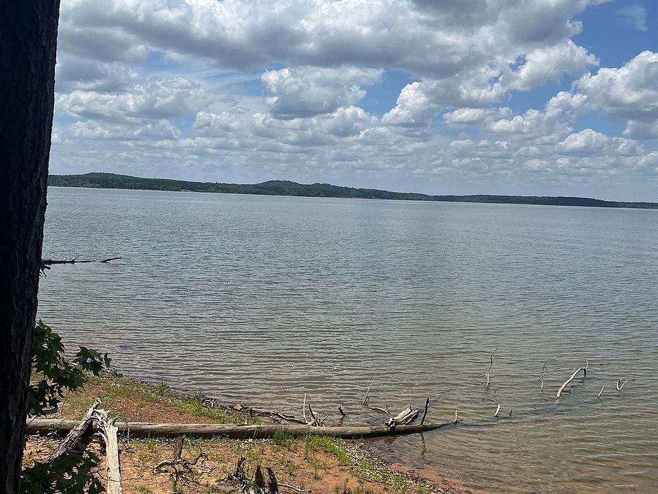 2nd image of Lakeside Pl