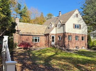 280 Quinobequin Rd, Newton, MA 02468