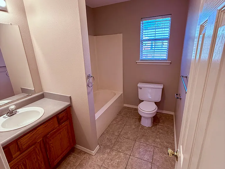2714 E Kantz Dr — Photo 26