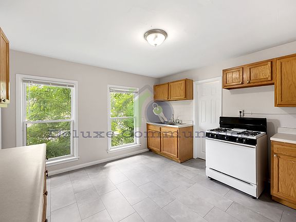 2nd image of 801 Prospect Ave SE #802