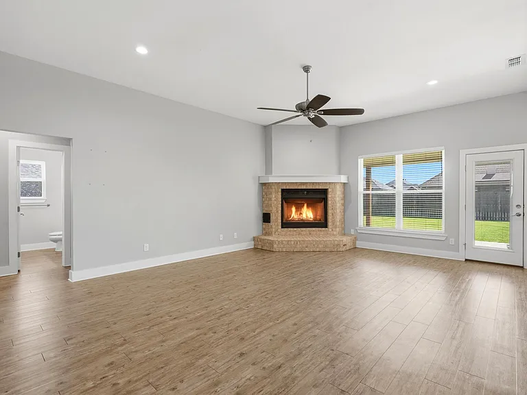 6609 Desert Willow Trl — Photo 9