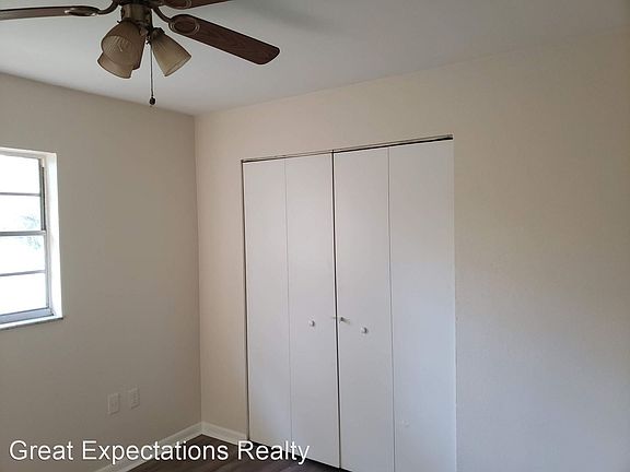 4th image of 1884 NE 77th St #10