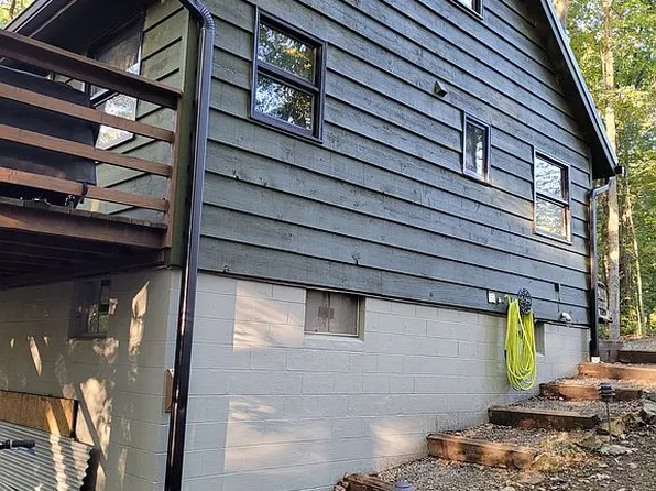 706 Red Sail Rd, Du Bois, PA 15801