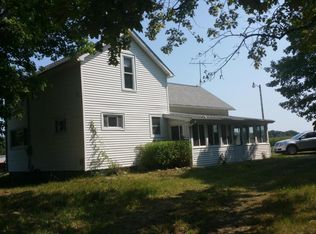 41 E Broadway Hwy, Charlotte, MI 48813