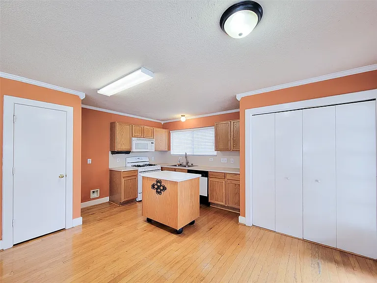 9607 Farrell Dr — Photo 15