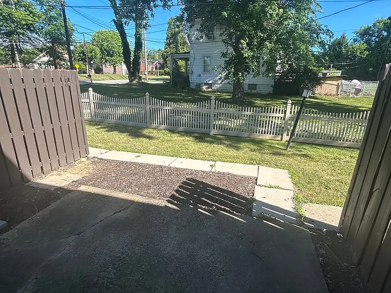 1670 Brodhead Rd #9 — Photo 24