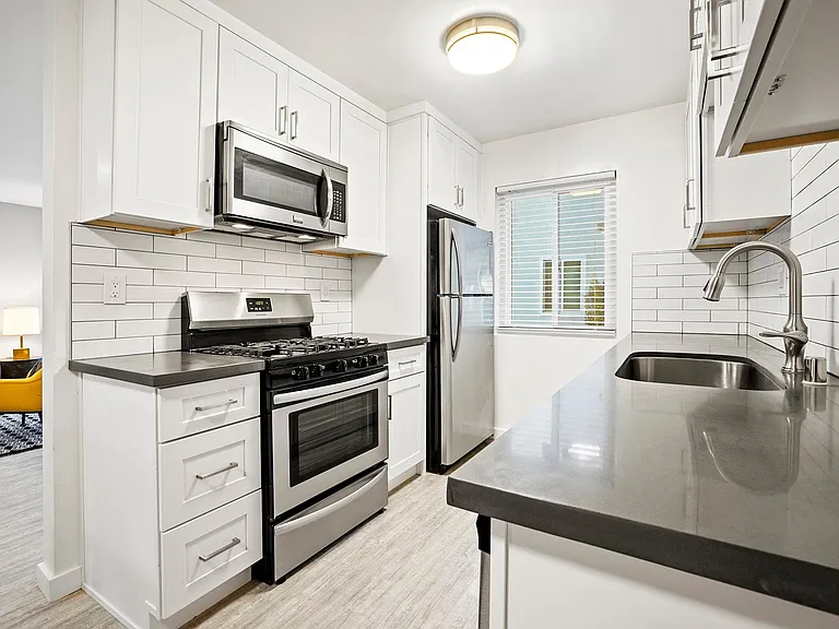 Kling Trio Apartments — Photo 24