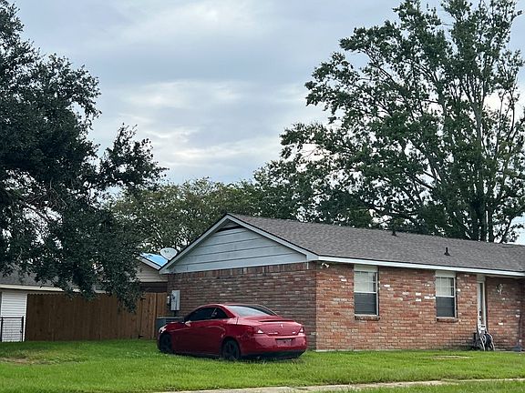 3rd image of 397 Fairway Dr