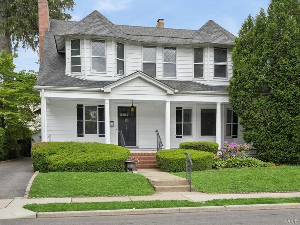 124 Roxbury Road, Garden City, NY 11530