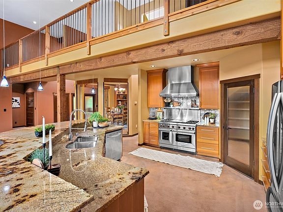 5th image of 11918 123rd Avenue NE