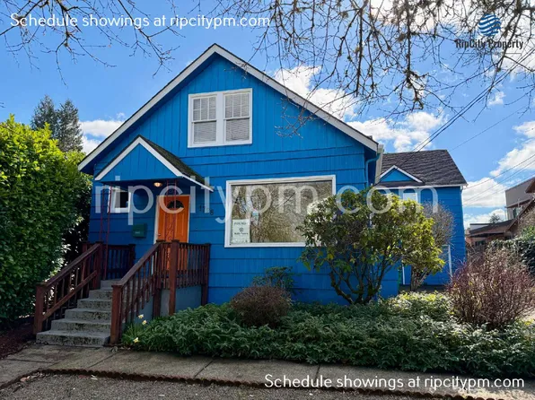 1728 SE Clatsop St, Portland, OR 97202