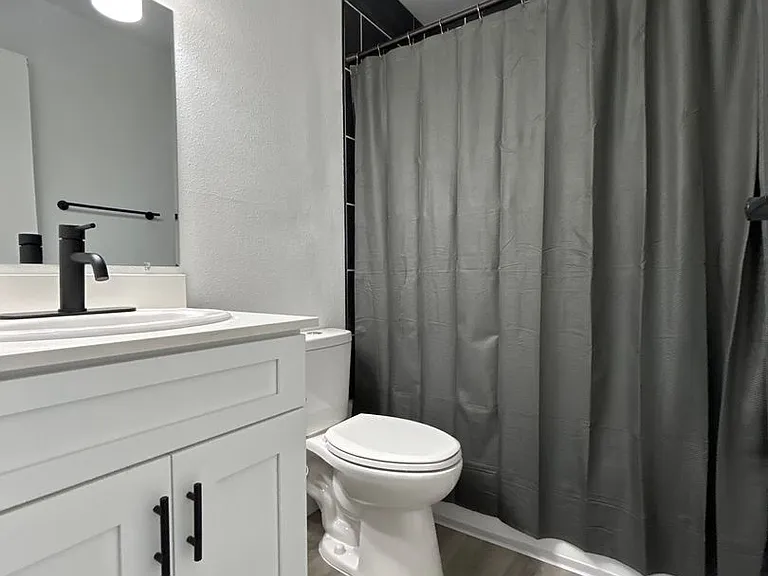 805 Lindenwood Dr S — Photo 17