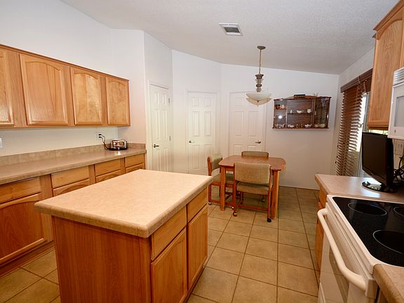 KITCHEN ALT VIEW