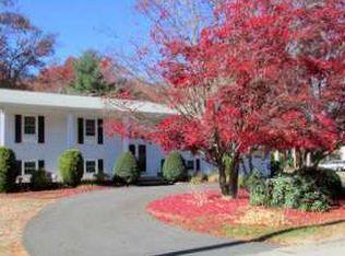 19 Greenbrier Rd, Smithfield, RI 02828