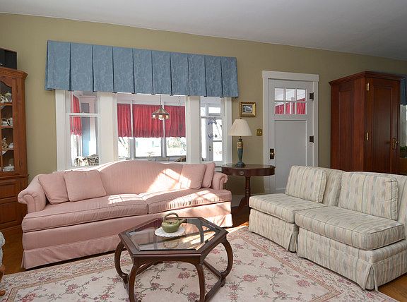 4th image of 503 N Belmont Ave