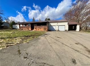 10649 North Rd, Perrysburg, NY 14129