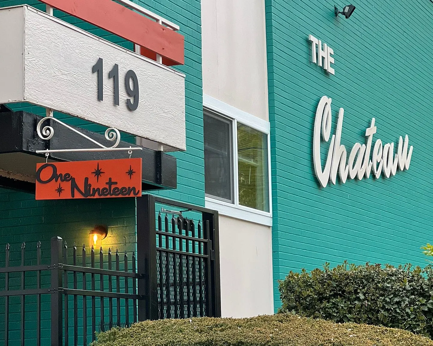 The Chateau Apartments — Photo 1