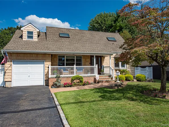 157 W 19th Street, Deer Park, NY 11729