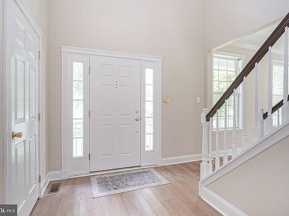 4th image of 615 Ironwood Dr