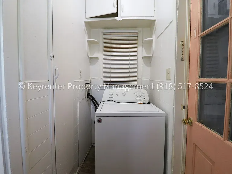 3322 E 23rd St — Photo 16