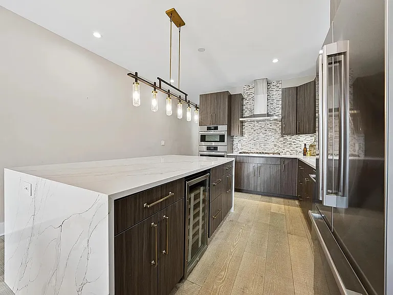 845 Summit St — Photo 19