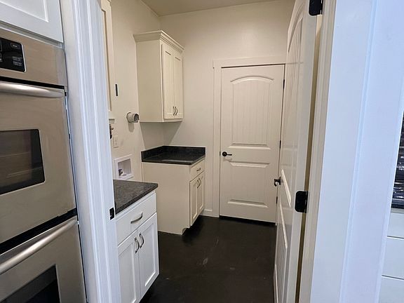 5th image of 1407 S Lowry St