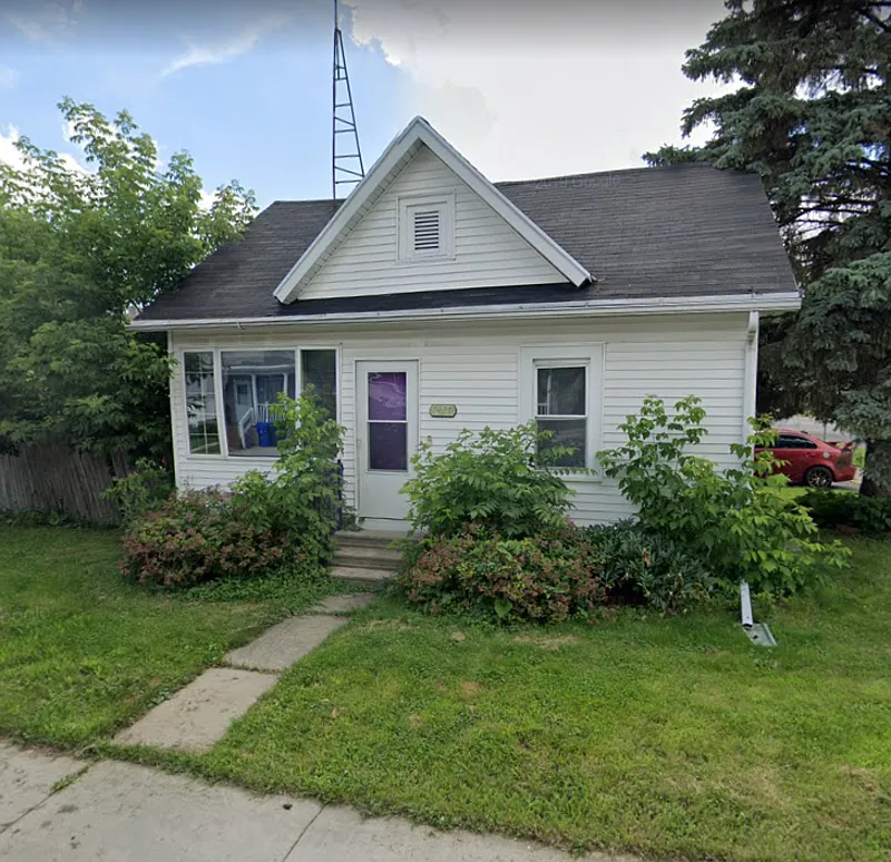 2 bed, 1.0 bath, $1,299 — Photo 1