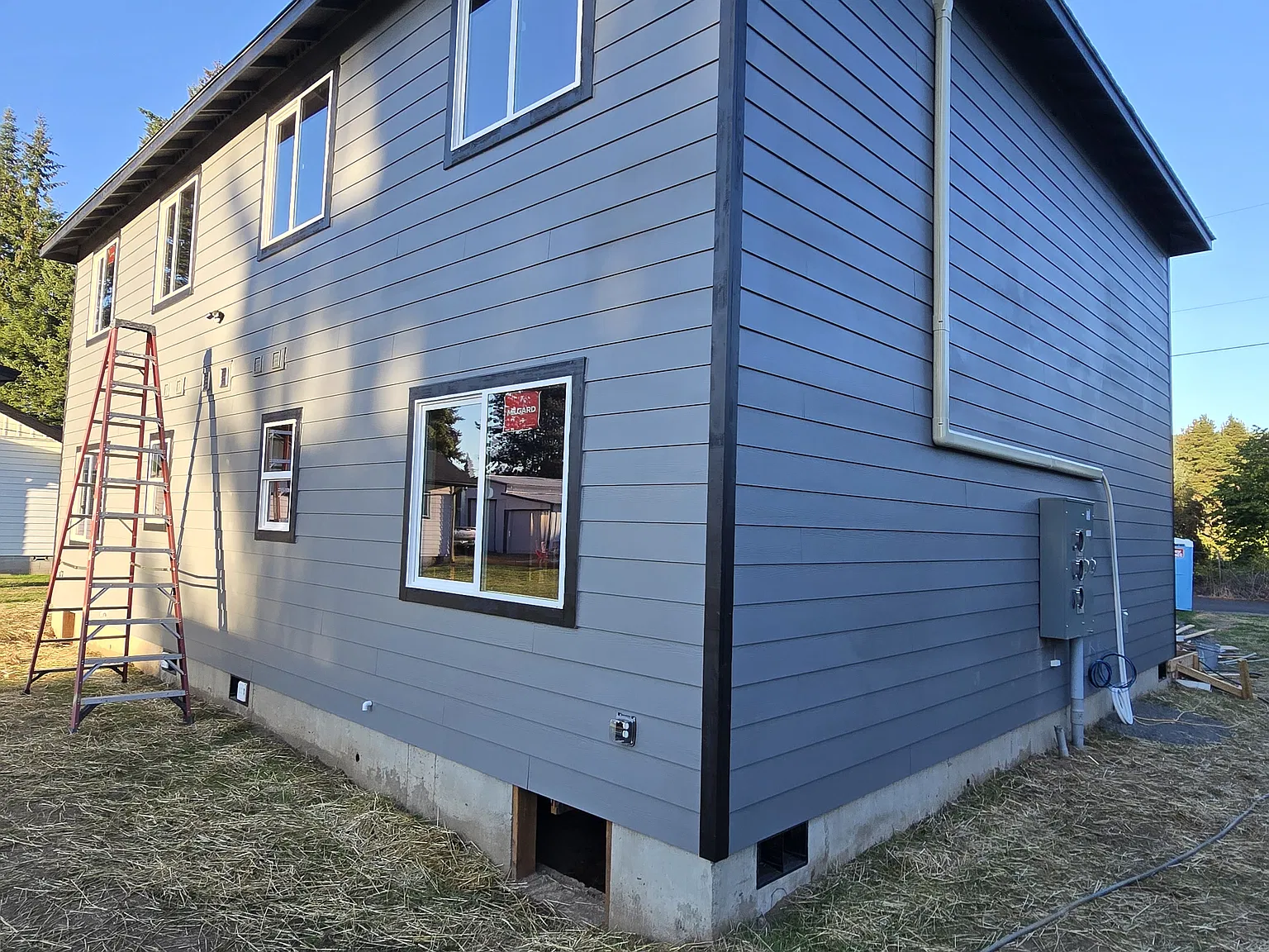 701 Pioneer Ave NE — Photo 2