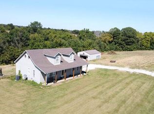 295 Lakeland Dr, Lebanon, KY 40033