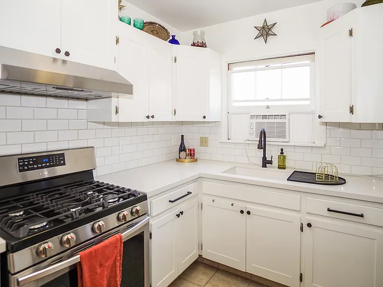 139 N Avenue 55 — Photo 22