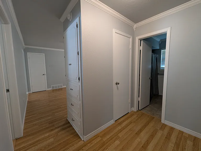 313 Davis Cir — Photo 7