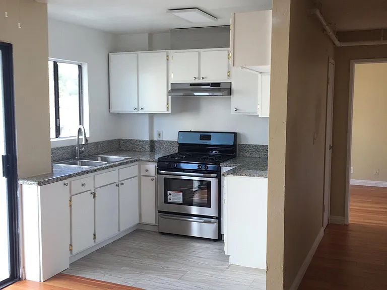 5346 Loma Linda Ave #301 — Photo 12