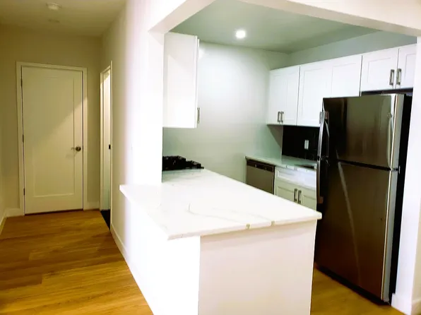 58-12 Queens Boulevard image 1 of 20
