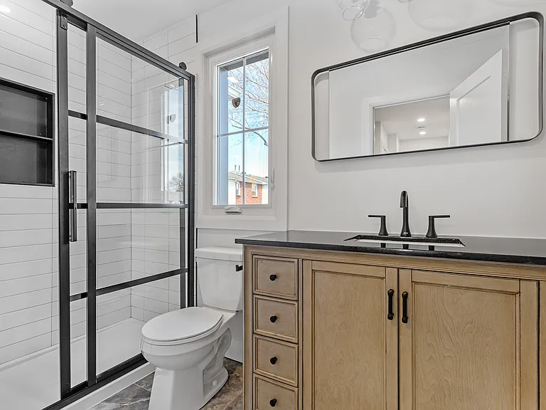 660 Hochelaga St — Photo 20